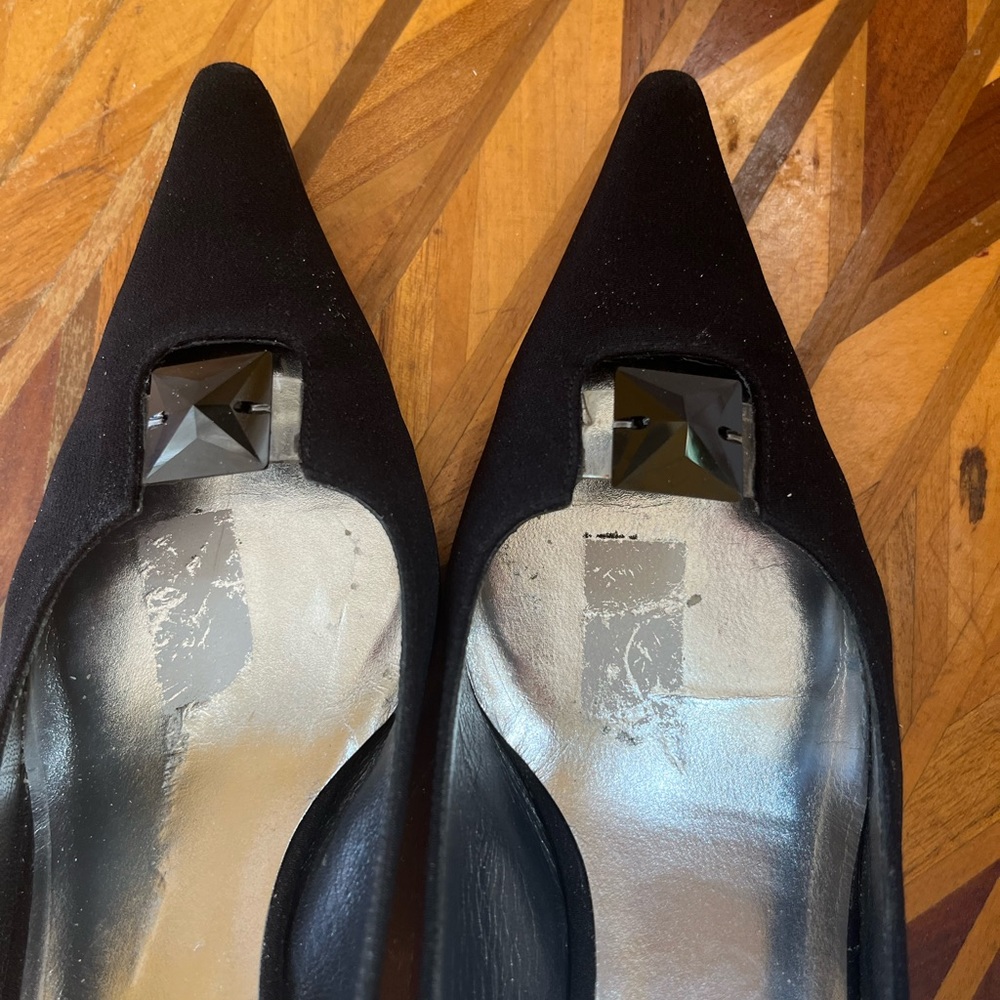 Stuart Weitzman Black 6m Low Heel Pointed Dress S… - image 2